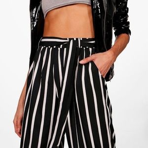 BooHoo Wide Leg Strip Trousers